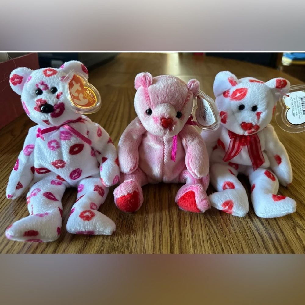 Ty Beanie Babies. Lot of 3 Love/Valentine Bears. New Vintage. MWMT.